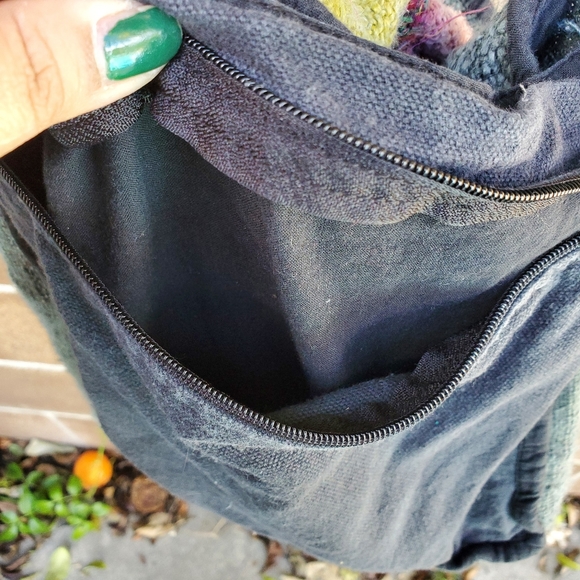 Vintage hemp peace sign cross body bag - Picture 5 of 6